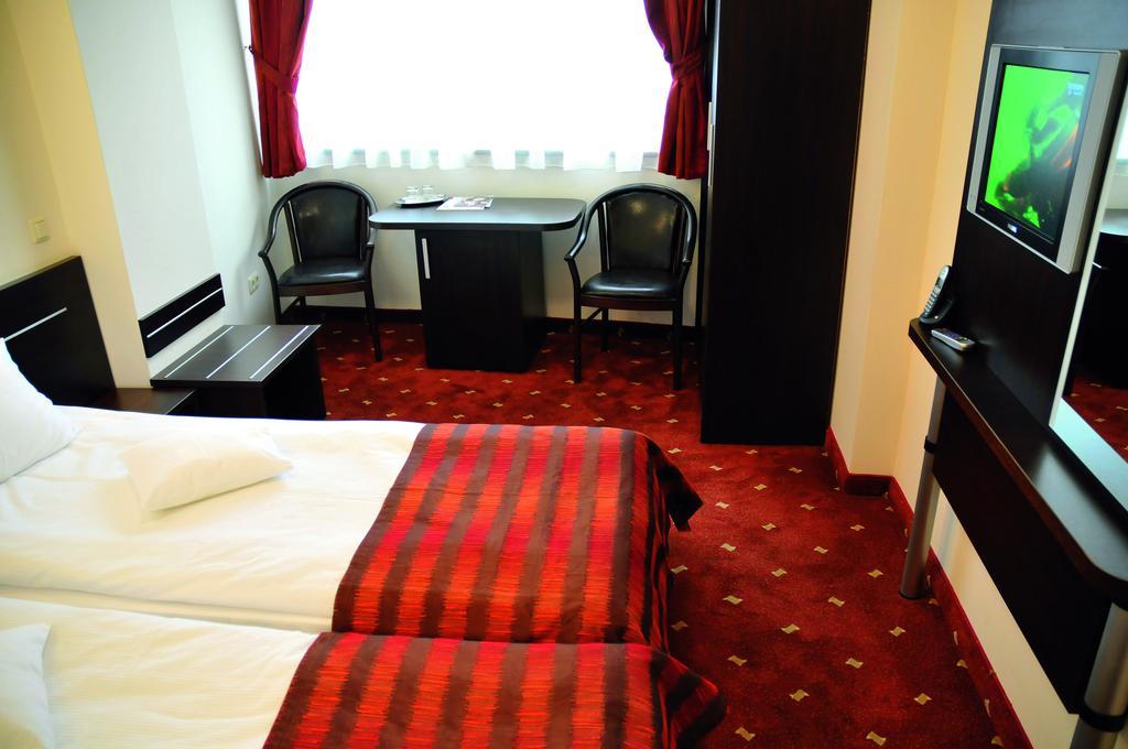 Hotel Roberts سيبيو الغرفة الصورة