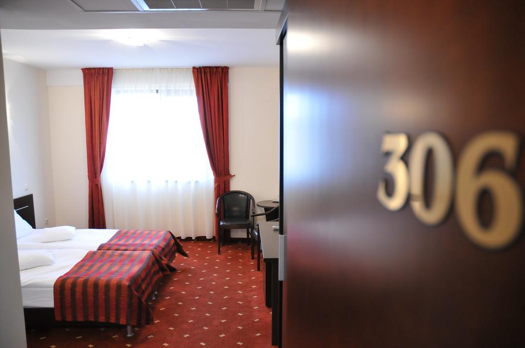 Hotel Roberts سيبيو المظهر الخارجي الصورة